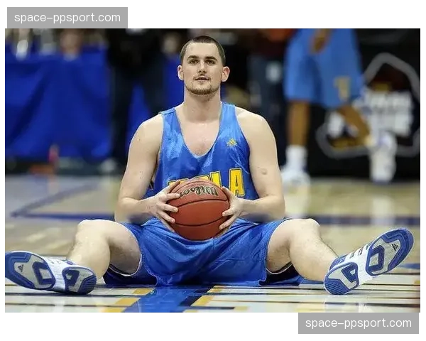 特写:凯文·李赛后于八角笼内正式退役,含泪感谢粉丝多年支持