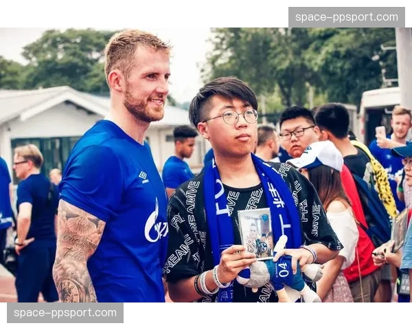 沙尔克04宣布今夏首签，引进丹麦U21国脚中卫以加固防线