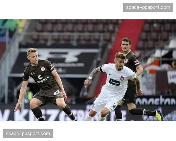 保级六分战前瞻:波鸿主场迎战科隆,输球一方将深陷降级区 保级六分战前瞻:波鸿主场迎战科隆,输球一方将深陷降级区